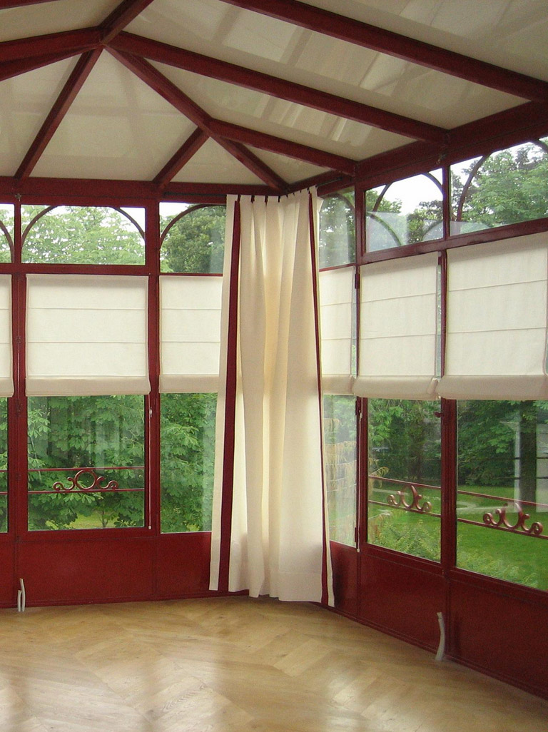 Где выгоднее купить шторы для гостиной? Леруа Мерлен или салон штор Акмэ – делаем выбор.